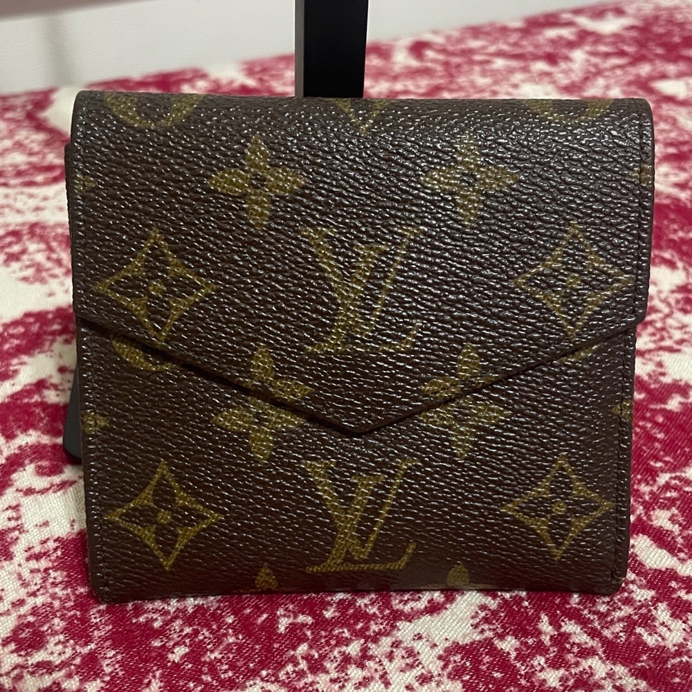 Louis Vuitton Monogram Trifold Compact Wallet - Picture 3 of 11